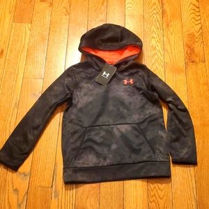 Under Armour boys fleece print hoodie.